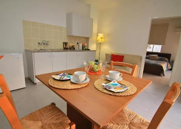 S Sari Flats * Larnaca