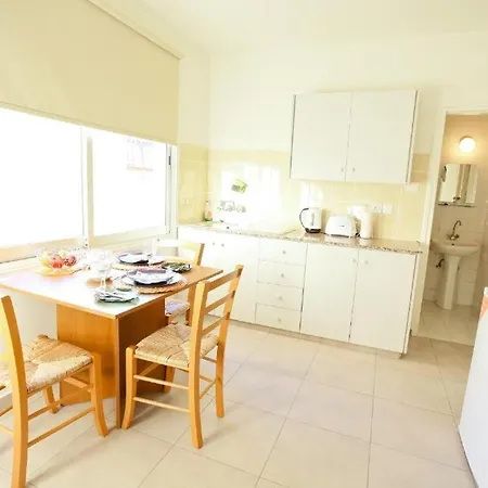 S Sari Flats * Larnaka